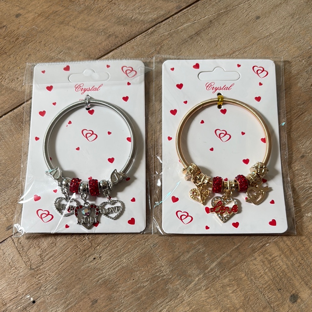 Heart Charm Bracelet Set Of 2 Mom Love Silver And Gold Nwt 50$